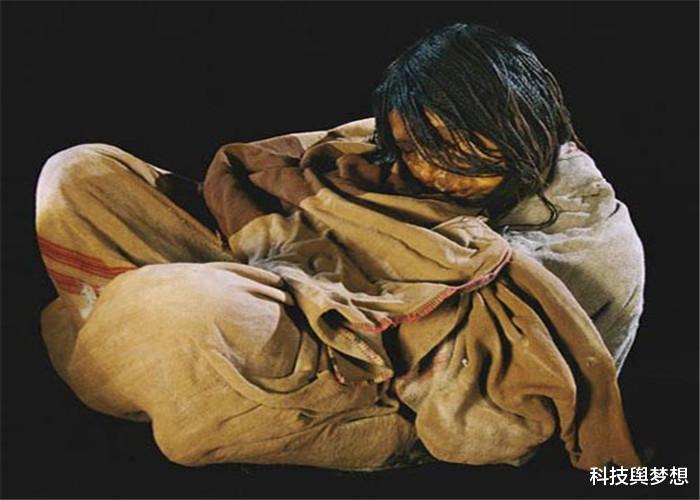 【木乃伊】500年前的15岁少女，仿佛睡着了一样，死亡原因诡异又残酷！