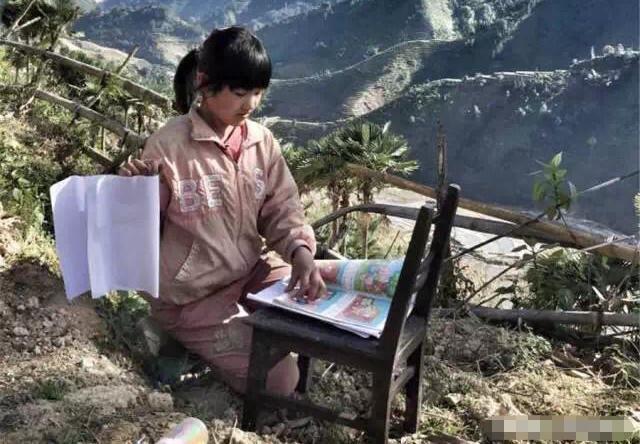 李勒优|李勒优：3岁露宿街头，参与《变形计》改变命运，今17岁清纯可人