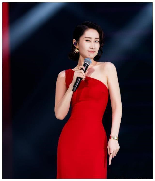 「刘敏涛」刘敏涛教刘涛唱跳《青你2》主题曲, 刘敏涛抽筋捋发爱谁谁