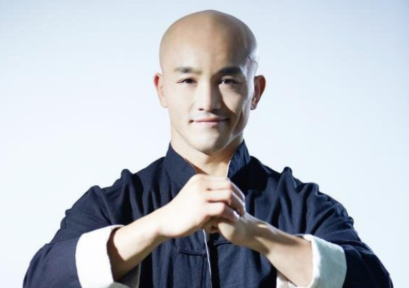 MMA▲一龙再度强硬回击：有人不配和我打！网友：脸都不要了