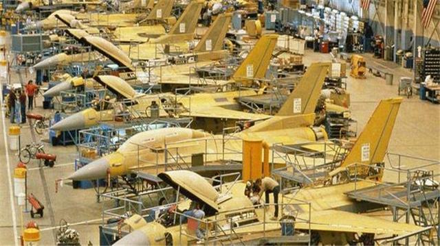 「歼-20」歼-20生产线全面启动，产量有望超过预期？俄专家：歼-20未来很恐怖