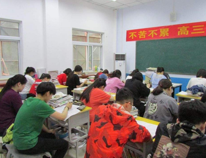 教育部|教育部宣布,教师能直接得到高级职称,此外学生和家长迎来好消息