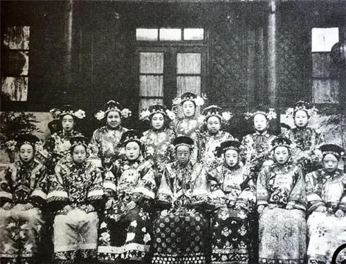 高仙芝|慈禧最宠女官真容曝光：长得确实漂亮，百年前的黑白照都难掩丽质