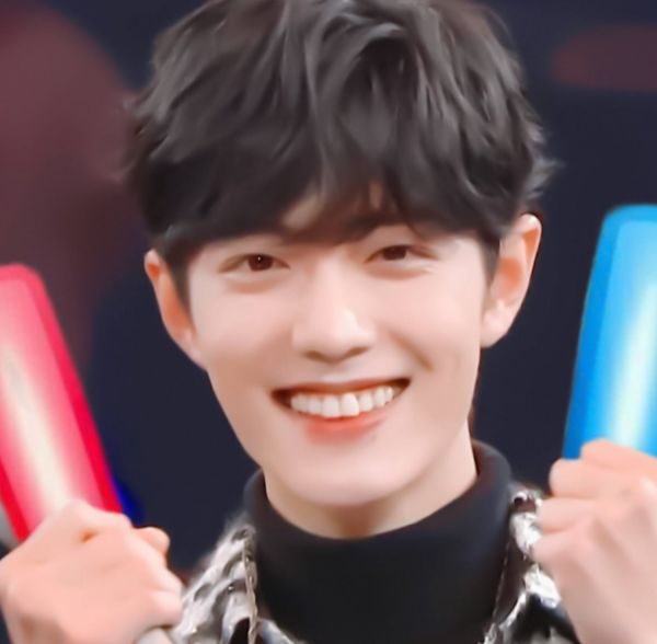 肖战|肖战最新剧照流出，他造型不是重点，看清身边女主颜值：是战哥高攀了