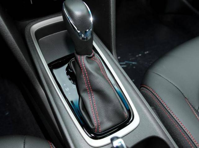 「吉利帝豪」8.99万跌至5.8万火了,大卖1.8万,满油跑936Km,还要啥帝豪