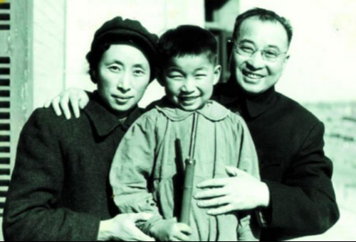 钱学森▲这位开国将军去世后，老蒋悲痛欲绝说道：五个胡宗南也抵不上他