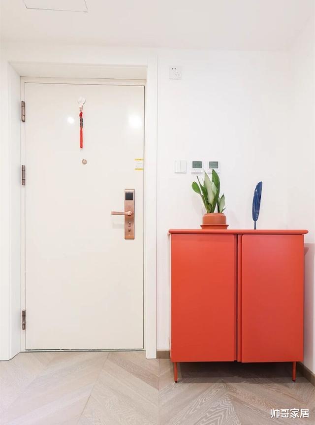 |筒子户型这样装太赞！玄关打造45°斜角走廊，多功能餐厅巧变客房