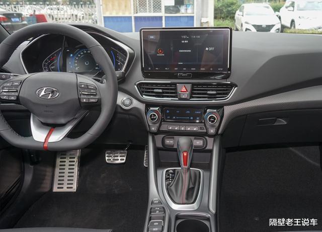 「菲斯塔」?现代放大招！从12万跌到9.98万，油耗5L，比思域更漂亮，却无人识货