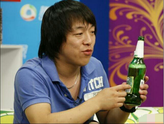 吴京▲娱乐圈的五大酒鬼,吴京27瓶啤酒垫底,最后一位酒量吓的妻子离婚