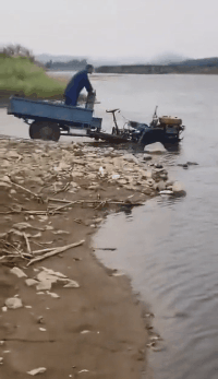 |“华为1996年的招聘广告，大家自己感受一下！”哇哈哈哈哈哈～