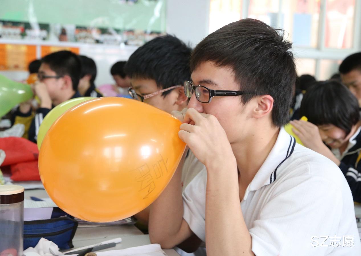 学霸■五一“长假”放五天，高三党不会开心，究其原因：学霸都感觉心累