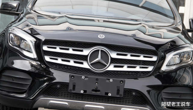 「奔驰GLA」奔驰扛不住了,这款SUV从26万跌至18万,买宝马X1不如选它香!