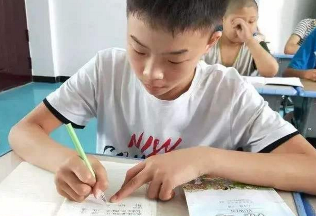 学霸|初中学霸也“头疼的”3科作业,特别是第1个,公认难写