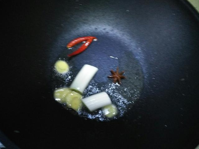 牛肉▲夏天出汗多要常吃这肉，比牛肉便宜，比羊肉滋补，一年四季不闹病