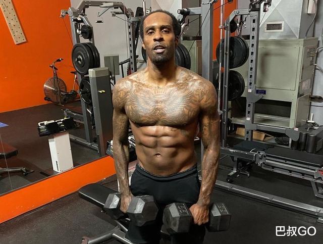 [沙巴兹·穆罕默德]恭喜！隔离48天减重30磅，穆罕默德练出八块腹肌，曾是火箭意中人