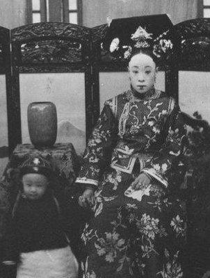 溥仪■9岁的溥仪竟有这个“癖好”，奶娘羞于启齿，让太监宫女不忍直视