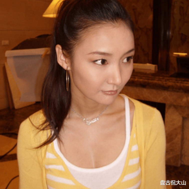 「牛萌萌」张默前女友牛萌萌吸毒被抓,她还曾是房祖名电影女主角