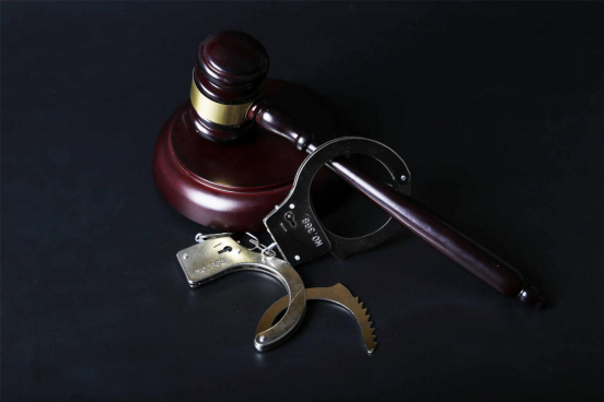 时报烽火台 上海一男子假扮“治疗师”强奸女网友长达2年，对其实施精神控制