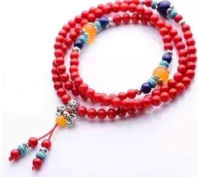 「蜜蜡」看您那手腕,就知道您是个外行