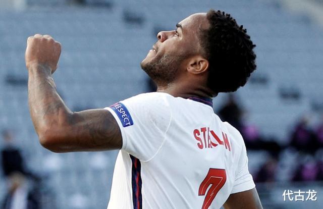 宁静|10人作战好球被吹，补时吹了2点球，英格兰1-0险胜冰岛