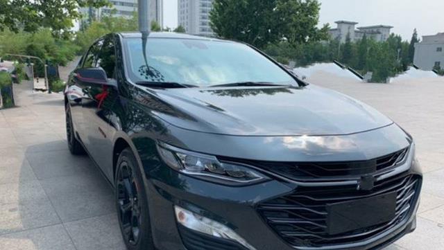 丰田凯美瑞@合资“跳水王”，16万跌至11.5万，长4米93油耗5.8L，可惜没人懂