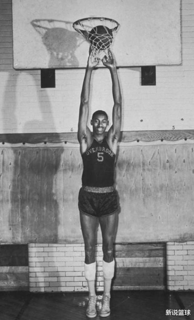 [张伯伦]我们对力量一无所知！张伯伦到底是怎样的存在，照片最具说服力