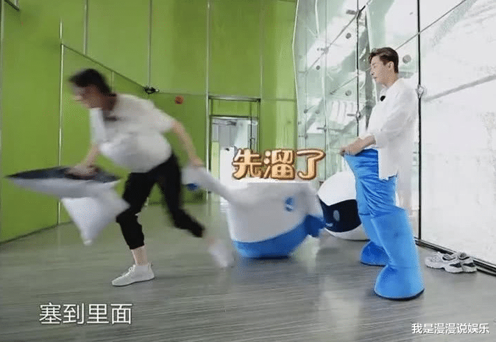 迪丽热巴@明星参加真人秀有多危险？热巴遭骚扰，Baby骨折，他却在笑声中离世