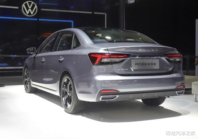 荣威i6|荣威i6 MAX融入国潮元素,配备银河天幕式天窗,乐趣由内而外