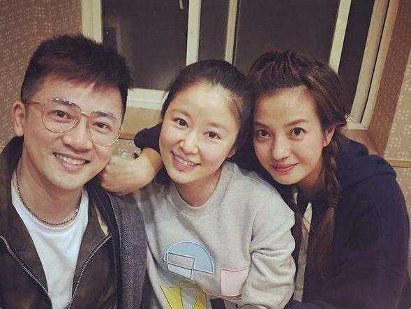 苏有朋|苏有朋近照大变样，他的妻子，是一个十足的大美人，笑起来很甜美