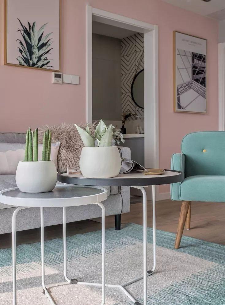 89平两居室，一进门把人迷住，客厅太漂亮了，卫生间还装隐形门！