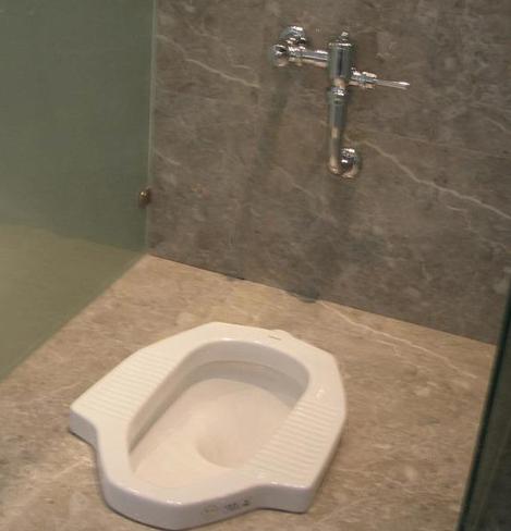 |卫生间装修，要把蹲坑抬高20公分吗？老师傅给出答案，一看你就懂