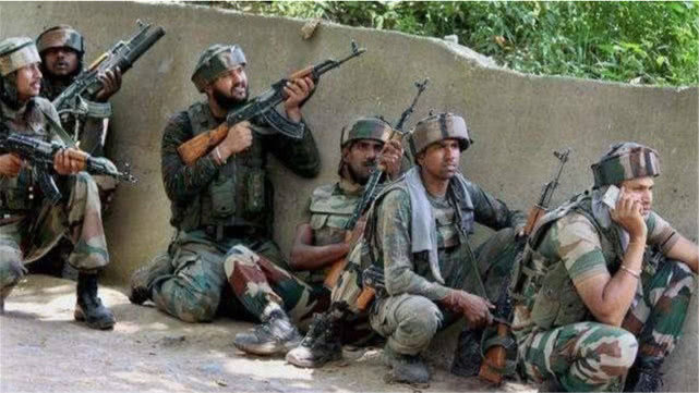 [米格-21]米格21低空轰炸巴铁军营，枭龙战机拦截失败，印：终于报仇了！