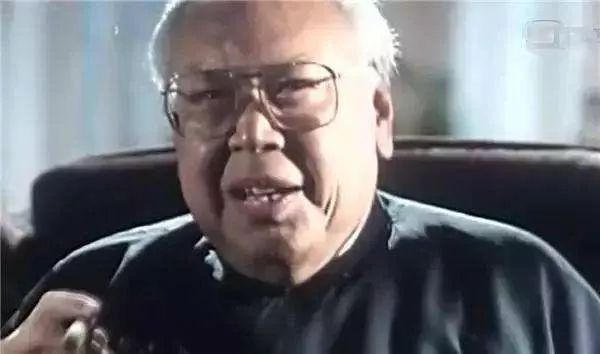 『李小龙』他曾被李小龙“追杀”,与成龙闹崩,电影界最后的大佬晚景却凄凉