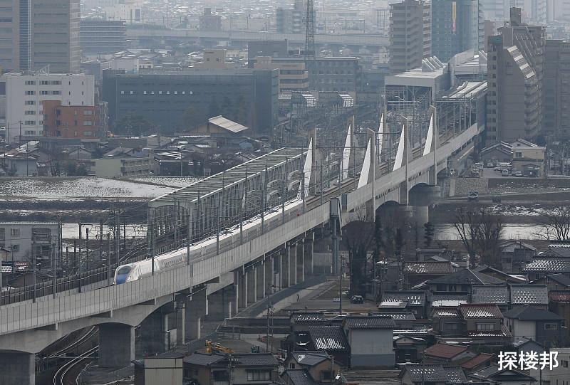 80年经济腾飞的日本，民众膨胀，在1991年时房价暴跌，经验沿用至今