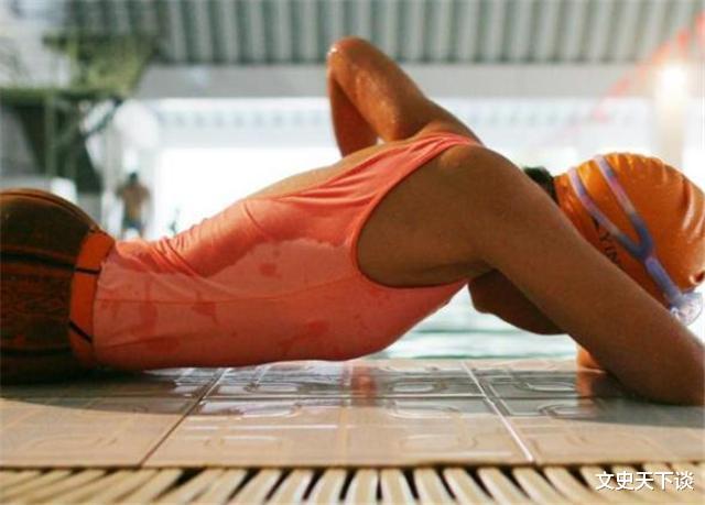 「钱红」篮球女孩“穿篮球”，以手当脚走路，20年前感动中国的她如今怎样