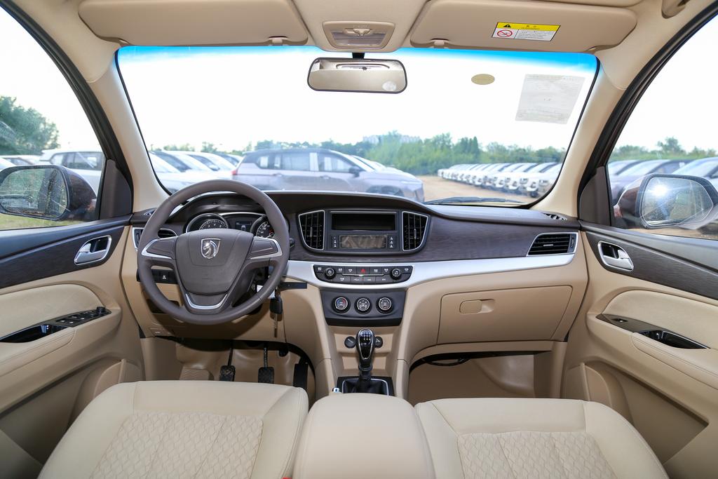 宝骏730|宝骏叫板五菱宏光,坐进第三排的那一刻,才知道啥叫中国造