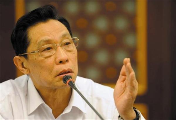 『美国』美国到底还是欺骗了全世界,该国媒体放重磅消息,钟南山果然说中