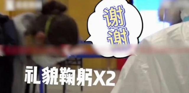 「吉娜·爱丽丝」郎朗从德国回上海，吉娜穿大袄顾不上时髦，被通过后当场90度鞠躬