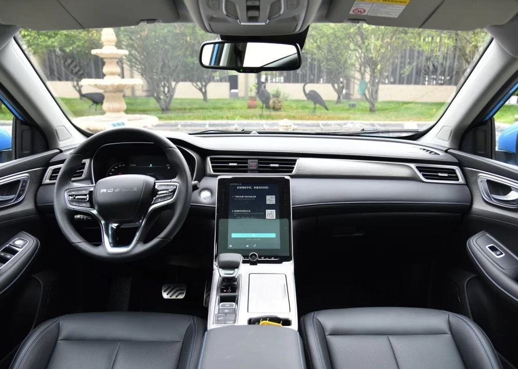 「荣威RX5」最懂国人心的精品SUV，焕新logo，拥有30万气场却不足13万，要火