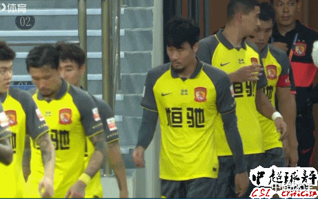 国足|26岁恒大归化制造来中超第1球：60米世界级长传太强悍！