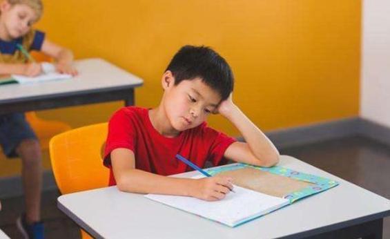 『中国政法大学』“1.2+6.8=8”被老师打叉，宝妈不服质问，老师的回答让她懵了