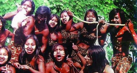 ▲世界上最古怪的部落，全部落300人是瞎子，出生3个月就失明