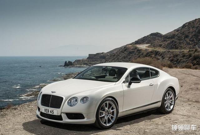 拖拉机|400万宾利撞坏拖拉机，丢下500块想走人，大爷：拖拉机值1个亿