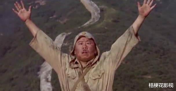 ：打仗时，为何不能假装投降，然后突然掏枪扫射呢？原来答案很简单