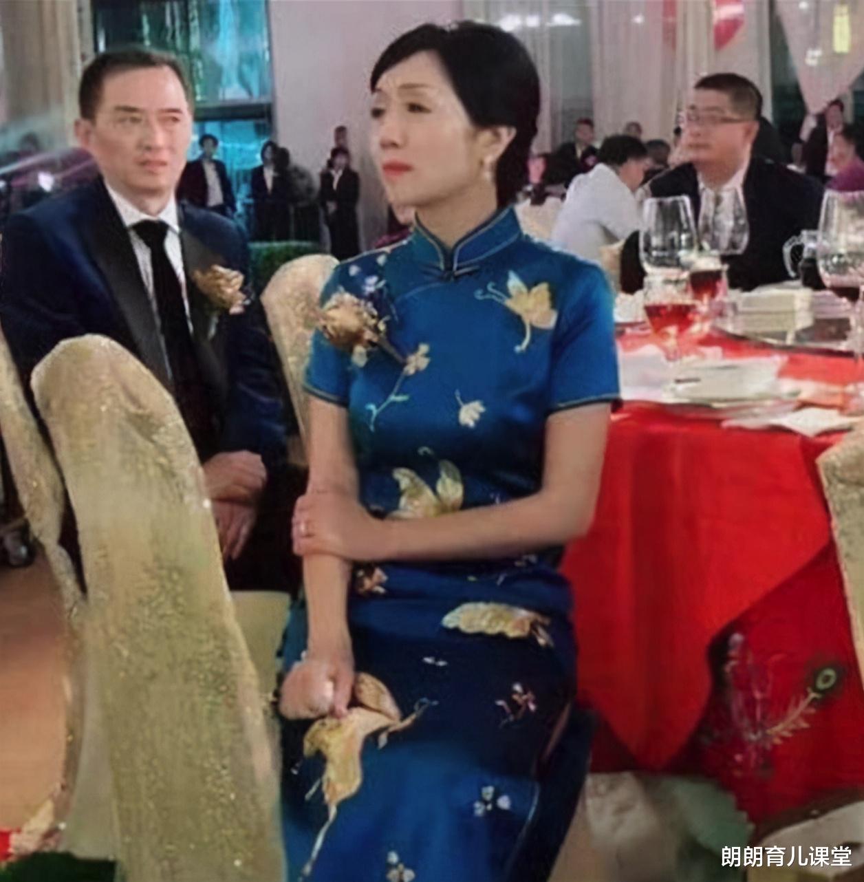 护肤|“高颜值岳母”走红，女儿出嫁忍不住哭泣，网友：仙女落泪