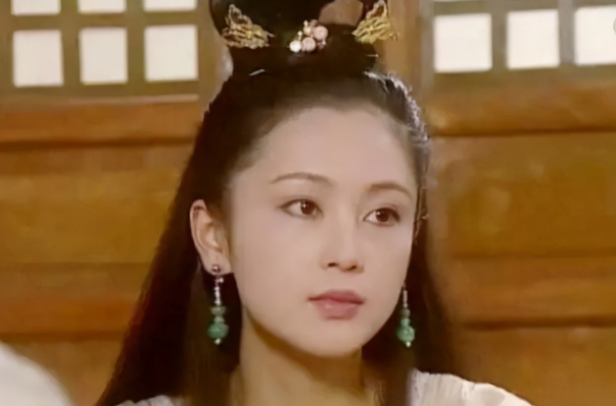 春光灿烂猪八戒|《春光灿烂猪八戒》19年：嫦娥变大妈，而他这辈子再没机会演戏