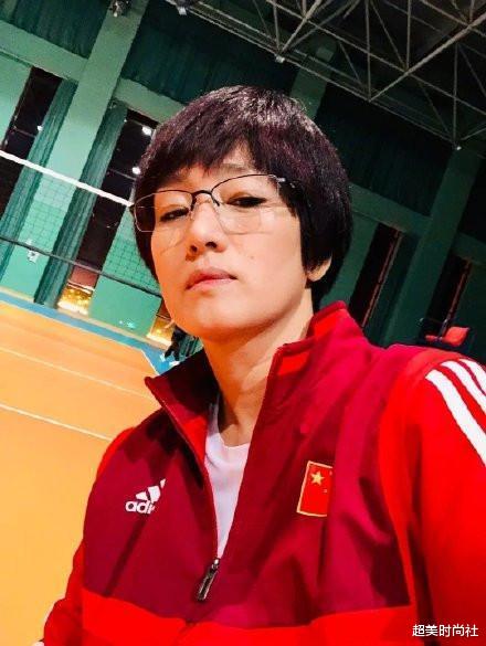 巩俐|惠若琪直播称巩俐笑的甜,会撒娇有反差萌,网友:你更有反差萌