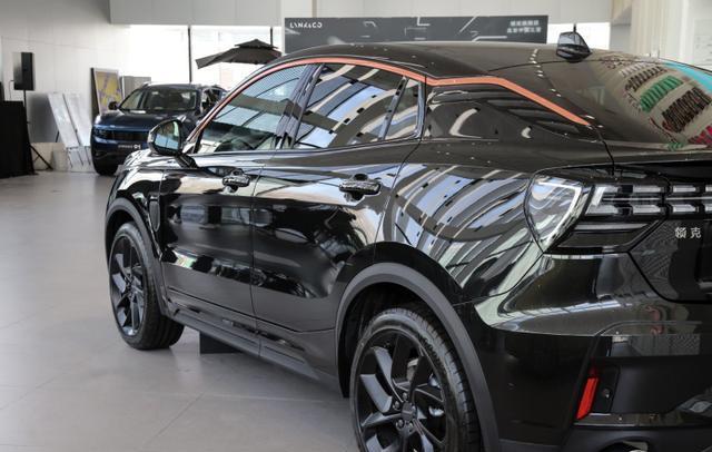 摇号■吉利“黑武士”月底上市，外形酷毙，搭2.0T+爱信8AT，6.7S破百