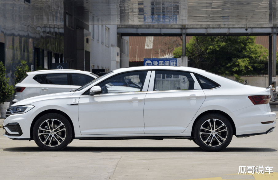 丰田卡罗拉|不懂车的选卡罗拉,半懂车的选轩逸,真正懂车的多半会选它!