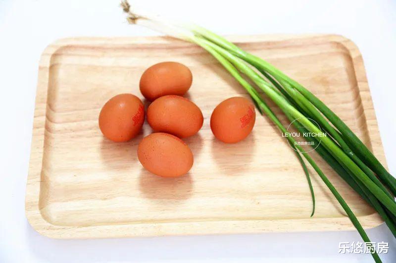 #西红柿炒鸡蛋#花几分钟，做一道下饭小炒，比西红柿炒鸡蛋还简单